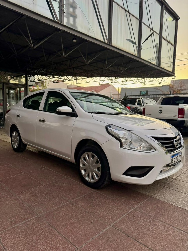 Nissan Versa Sense — foto 3